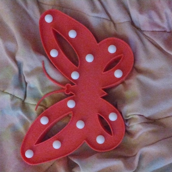 Butterfly shaped night light - Picture 1 of 1